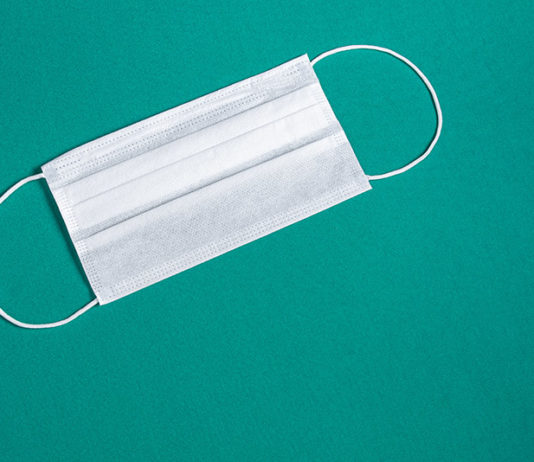 Obowiązkowe maseczki na terenie szpitala w Wyszkowie