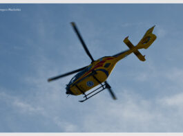 LPR w akcji: Śmigłowiec ratunkowy lądował w centrum Wyszkowa. Co się stało na ul. Chopina? Śmigłowiec LPR Lotnieczego Pogotowia Ratunkowego Wyszków