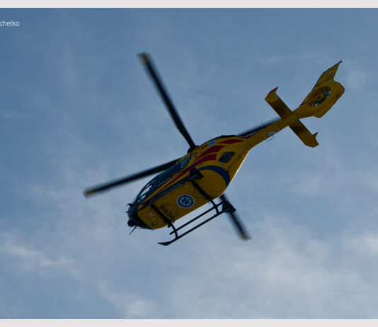 LPR w akcji: Śmigłowiec ratunkowy lądował w centrum Wyszkowa. Co się stało na ul. Chopina? Śmigłowiec LPR Lotnieczego Pogotowia Ratunkowego Wyszków