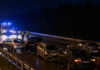 Karambol na S8 w Głuchach. Pięć aut, dwie osoby w szpitalu Ilustracja nocnego karambolu pięciu samochodów na trasie S8 w Głuchach