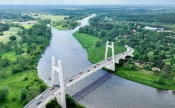 Most na Narwi w Nowym Lubielu otwarty. Połączył dwa powiaty i skrócił wielki objazd most na Narwii otwarty