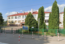 Atak w szkole w Leszczydole-Nowinach. Trzy osoby ranne atak nożownika w szkole w Leszczydole Nowinach