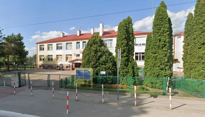atak nożownika w szkole w Leszczydole Nowinach atak nożownika w szkole w Leszczydole Nowinach